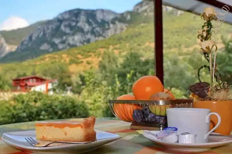 Băile Herculane Cazare | Motel (K0883-9) Imaginea poate fi supusă drepturilor de autor. Se recomandă contactarea titularului drepturilor.