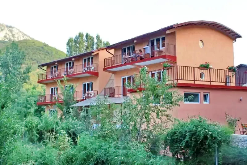 Herkulesfürdő Szállás | Motel (K0883-29) A kép szerzői jogvédelem alatt állhat. Javasolt a kapcsolatfelvétel a jog tulajdonossal.