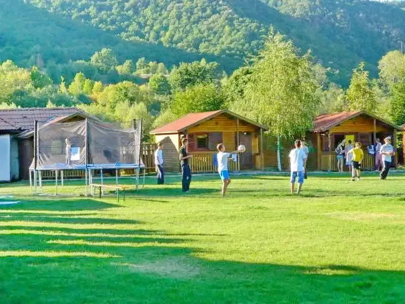 Cazare Sub Cetate - Pensiunea și camping Zetevár | Zeteváralja - Zetavár Panzió és Kemping*** . Imaginea poate fi supusă drepturilor de autor. Se recomandă contactarea titularului drepturilor.