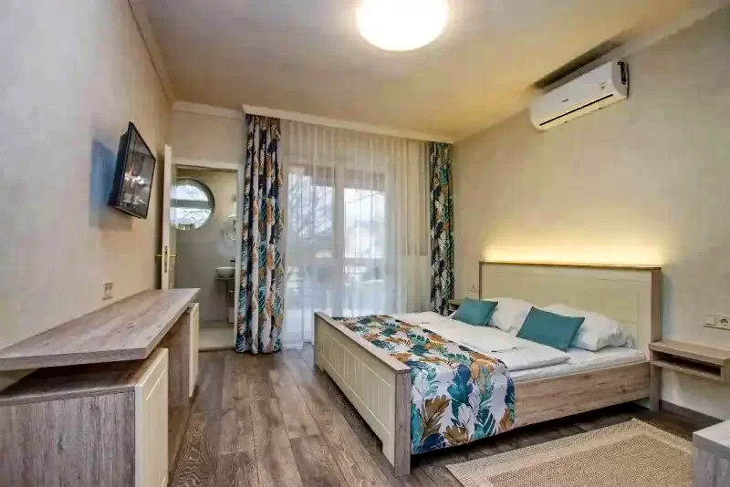  Cazare | Motel (K0770-8) Imaginea poate fi supusă drepturilor de autor. Se recomandă contactarea titularului drepturilor.