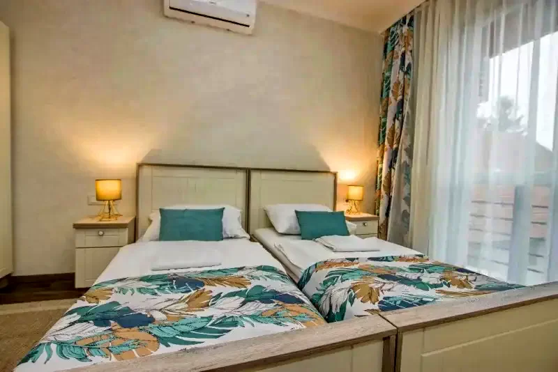  Cazare | Motel (K0770-9) Imaginea poate fi supusă drepturilor de autor. Se recomandă contactarea titularului drepturilor.