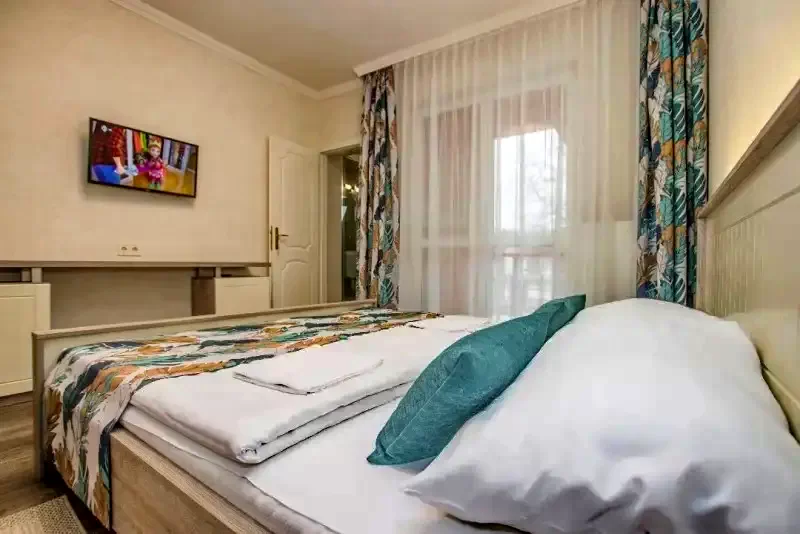  Cazare | Motel (K0770-16) Imaginea poate fi supusă drepturilor de autor. Se recomandă contactarea titularului drepturilor.