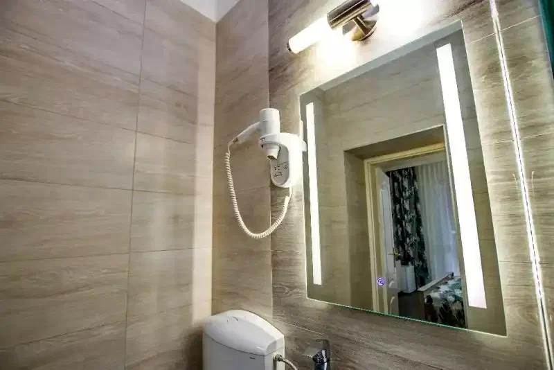  Cazare | Motel (K0770-18) Imaginea poate fi supusă drepturilor de autor. Se recomandă contactarea titularului drepturilor.