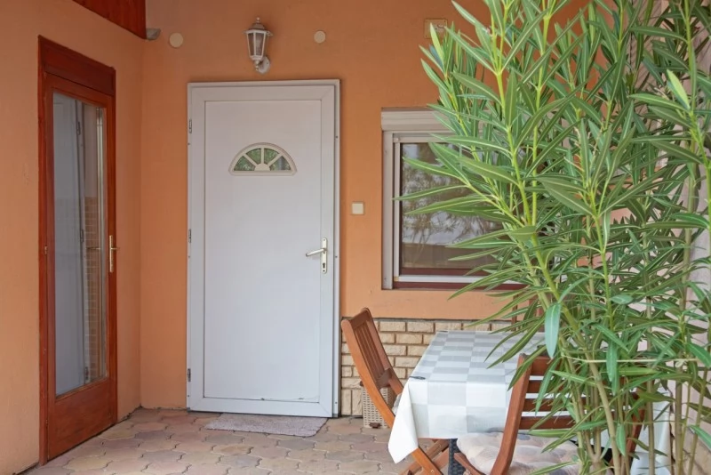 Jula Cazare | Casă de apartamente (K0478-2) Imaginea poate fi supusă drepturilor de autor. Se recomandă contactarea titularului drepturilor.