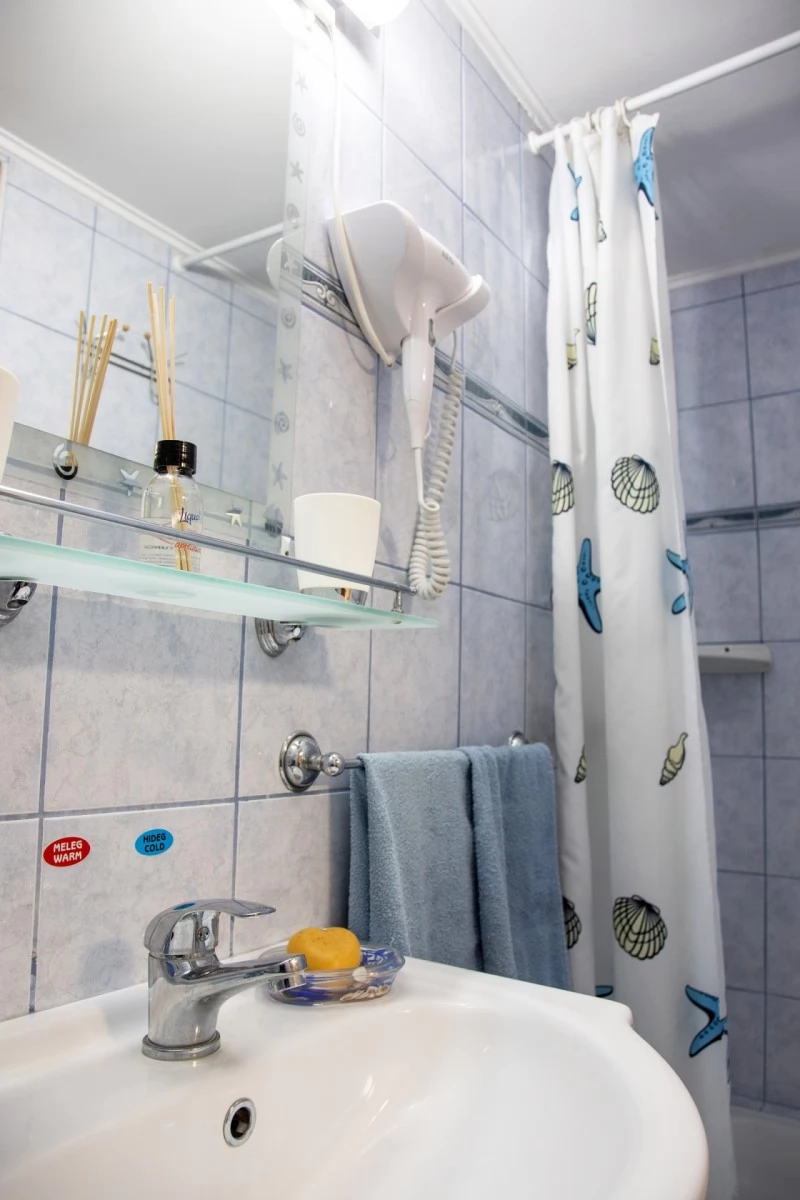 Jula Cazare | Bungalow (K0478-9) Imaginea poate fi supusă drepturilor de autor. Se recomandă contactarea titularului drepturilor.