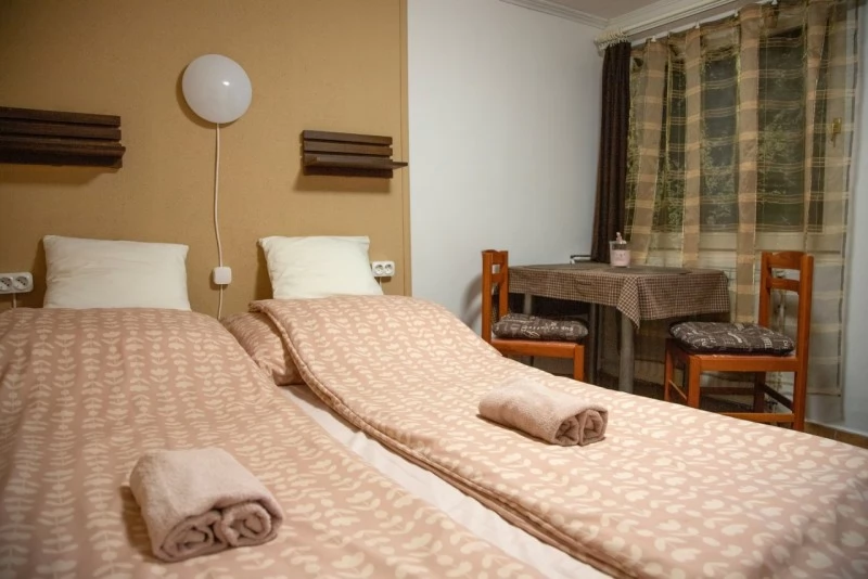 Gyula Szállás | Apartmanház (K0478-10) A kép szerzői jogvédelem alatt állhat. Javasolt a kapcsolatfelvétel a jog tulajdonossal. Gyula Szállás | Apartmanház (K0478-10) A kép szerzői jogvédelem alatt állhat. Javasolt a kapcsolatfelvétel a jog tulajdonossal.