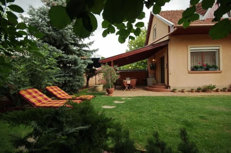 Gyula Szállás | Üdülőfalu (K0010-3) A kép szerzői jogvédelem alatt állhat. Javasolt a kapcsolatfelvétel a jog tulajdonossal.