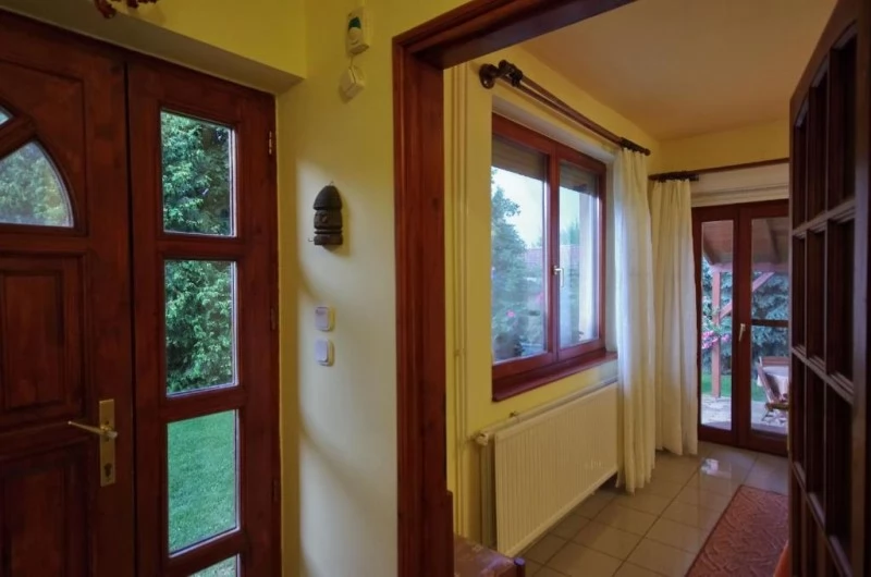 Gyula Szállás | Üdülőfalu (K0010-4) A kép szerzői jogvédelem alatt állhat. Javasolt a kapcsolatfelvétel a jog tulajdonossal.