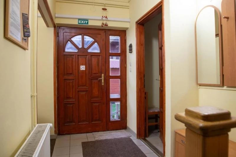 Jula Cazare | Sat de vacanță (K0010-14) Imaginea poate fi supusă drepturilor de autor. Se recomandă contactarea titularului drepturilor.