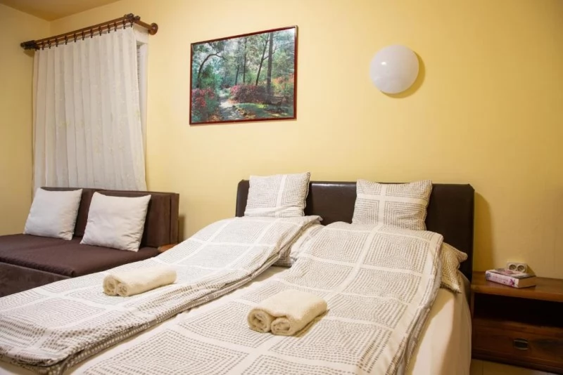 Jula Cazare | Sat de vacanță (K0010-17) Imaginea poate fi supusă drepturilor de autor. Se recomandă contactarea titularului drepturilor.