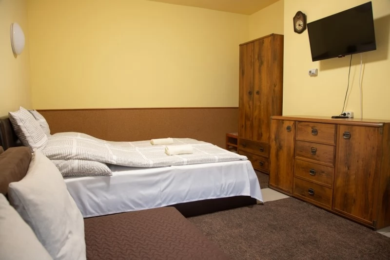 Gyula Szállás | Üdülőfalu (K0010-25) A kép szerzői jogvédelem alatt állhat. Javasolt a kapcsolatfelvétel a jog tulajdonossal.