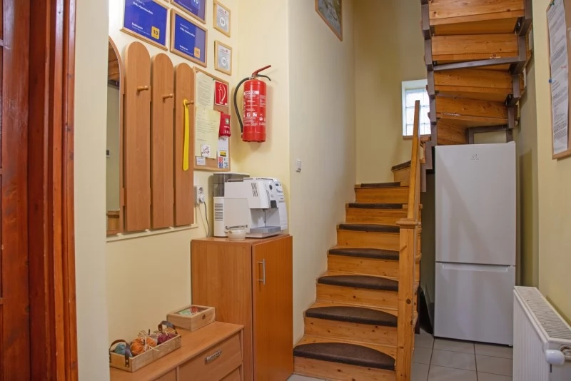 Jula Cazare | Sat de vacanță (K0010-30) Imaginea poate fi supusă drepturilor de autor. Se recomandă contactarea titularului drepturilor.