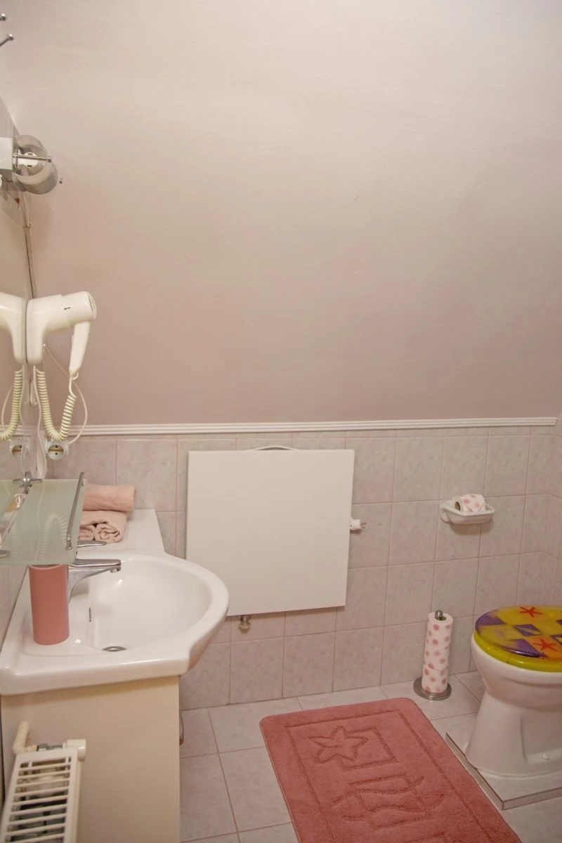 Gyula Szállás | Üdülőfalu (K0010-33) A kép szerzői jogvédelem alatt állhat. Javasolt a kapcsolatfelvétel a jog tulajdonossal.