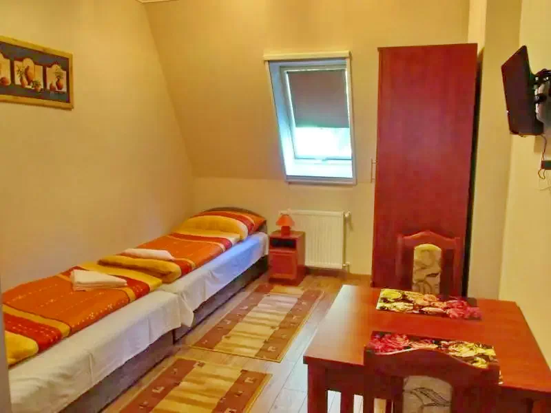 Bogács Szállás | Apartmanház (K1054-5) A kép szerzői jogvédelem alatt állhat. Javasolt a kapcsolatfelvétel a jog tulajdonossal. Bogács Szállás | Apartmanház (K1054-5) A kép szerzői jogvédelem alatt állhat. Javasolt a kapcsolatfelvétel a jog tulajdonossal.