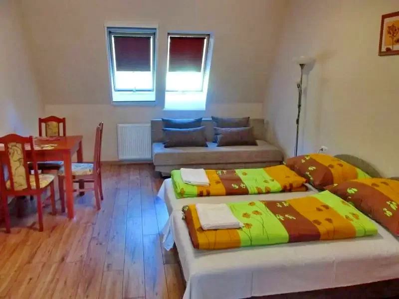  Cazare | Bungalow (K1054-7) Imaginea poate fi supusă drepturilor de autor. Se recomandă contactarea titularului drepturilor.