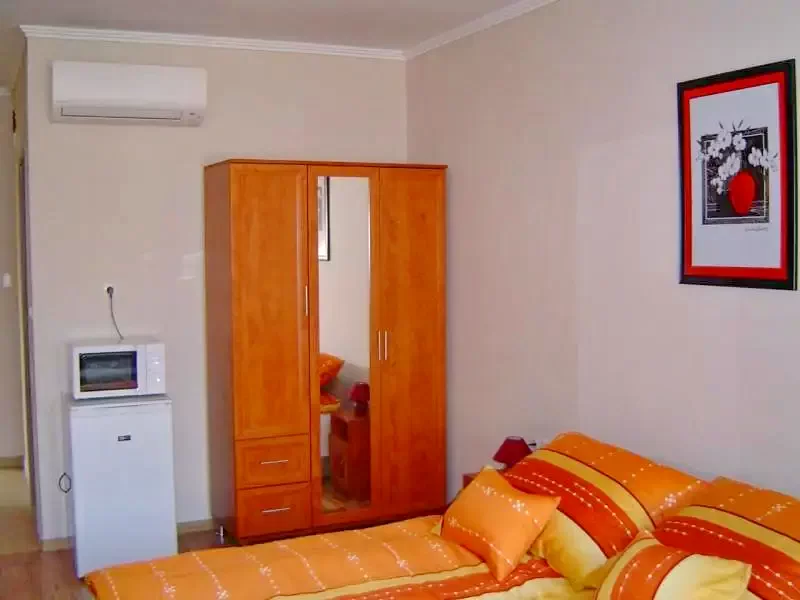 Bogács Szállás | Apartmanház (K1054-12) A kép szerzői jogvédelem alatt állhat. Javasolt a kapcsolatfelvétel a jog tulajdonossal. Bogács Szállás | Apartmanház (K1054-12) A kép szerzői jogvédelem alatt állhat. Javasolt a kapcsolatfelvétel a jog tulajdonossal.