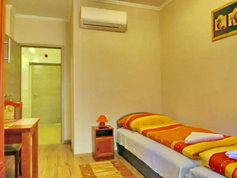 Bogács Szállás | Apartmanház (K1054-18) A kép szerzői jogvédelem alatt állhat. Javasolt a kapcsolatfelvétel a jog tulajdonossal. Bogács Szállás | Apartmanház (K1054-18) A kép szerzői jogvédelem alatt állhat. Javasolt a kapcsolatfelvétel a jog tulajdonossal.