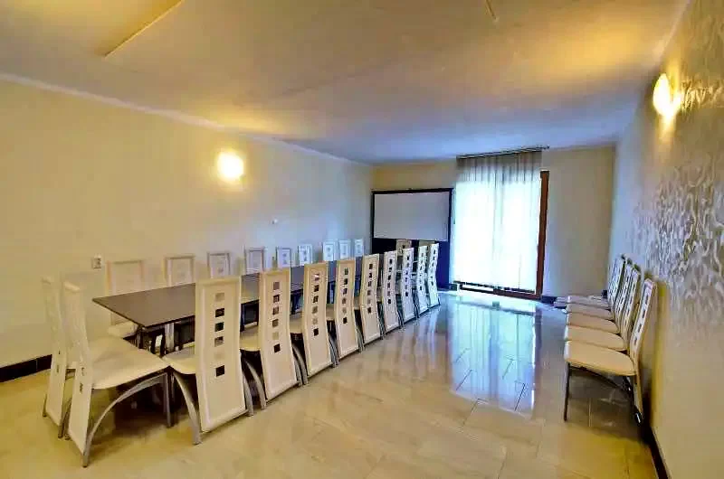 Băile Herculane Cazare | Motel (K0894-7) Imaginea poate fi supusă drepturilor de autor. Se recomandă contactarea titularului drepturilor.