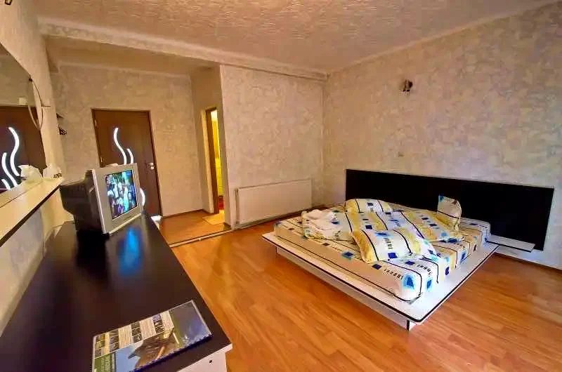 Băile Herculane Cazare | Motel (K0894-18) Imaginea poate fi supusă drepturilor de autor. Se recomandă contactarea titularului drepturilor.