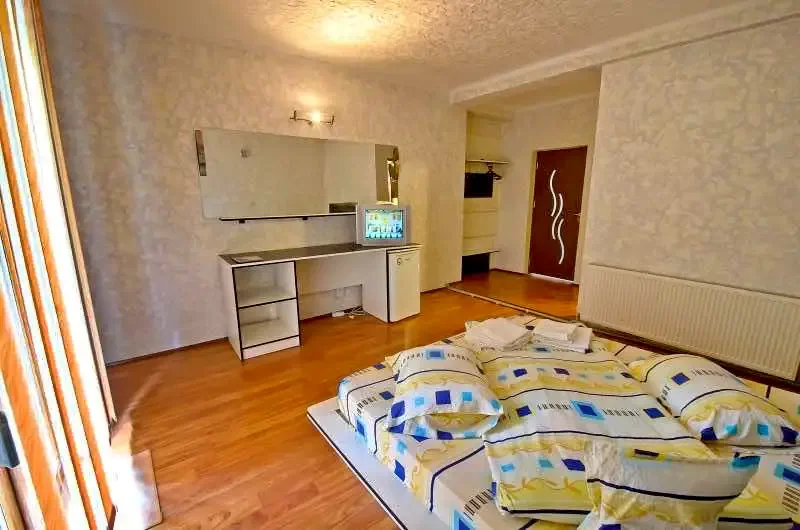 Herkulesfürdő Szállás | Motel (K0894-19) A kép szerzői jogvédelem alatt állhat. Javasolt a kapcsolatfelvétel a jog tulajdonossal.