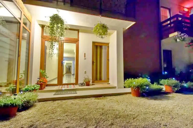 Herkulesfürdő Szállás | Motel (K0894-28) A kép szerzői jogvédelem alatt állhat. Javasolt a kapcsolatfelvétel a jog tulajdonossal.