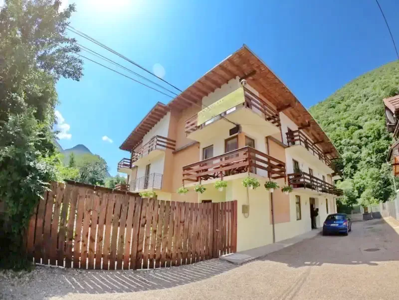 Băile Herculane Cazare | Motel (K0894-38) Imaginea poate fi supusă drepturilor de autor. Se recomandă contactarea titularului drepturilor.