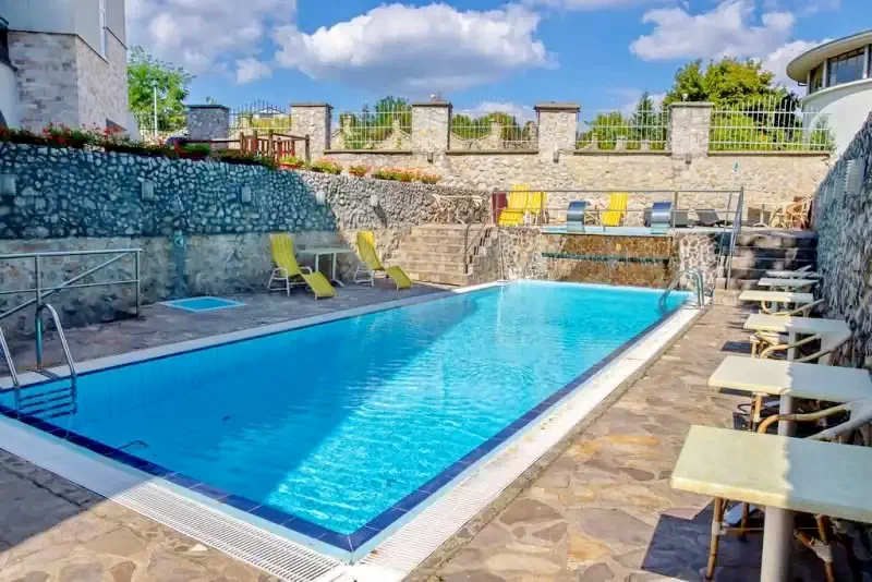 Mișcolț Cazare | Pensiune turistică (K0551-42) Imaginea poate fi supusă drepturilor de autor. Se recomandă contactarea titularului drepturilor.