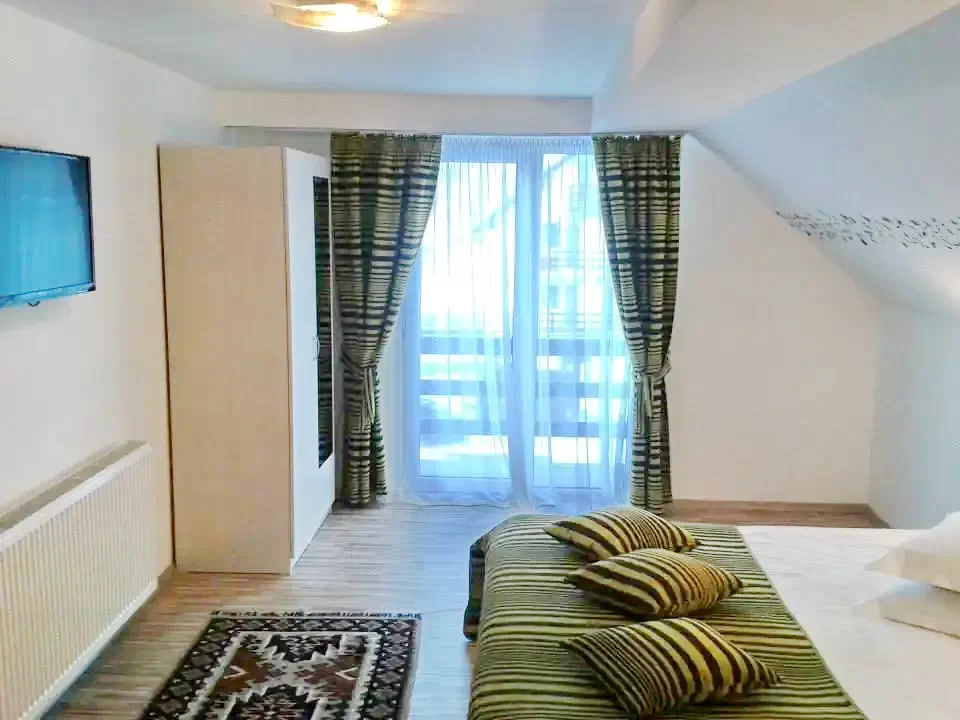 Moieciu de Sus Cazare | Motel (K1376-33) Imaginea poate fi supusă drepturilor de autor. Se recomandă contactarea titularului drepturilor.