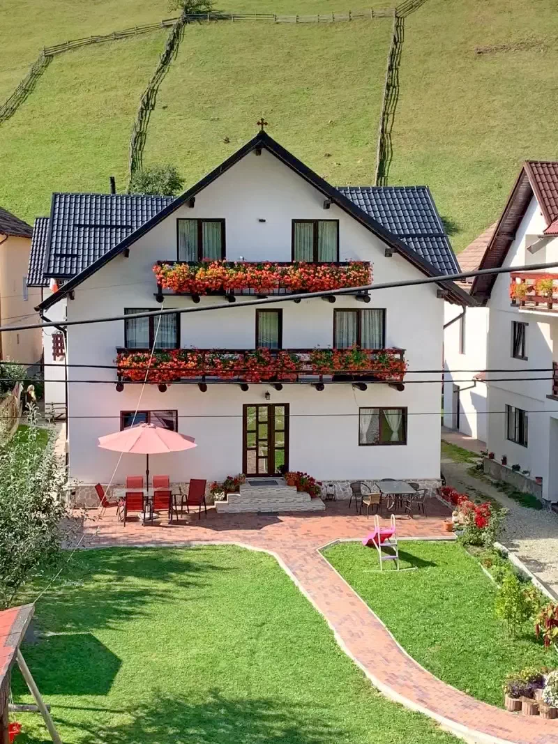 Moieciu de Sus Cazare | Motel (K1376-48) Imaginea poate fi supusă drepturilor de autor. Se recomandă contactarea titularului drepturilor.