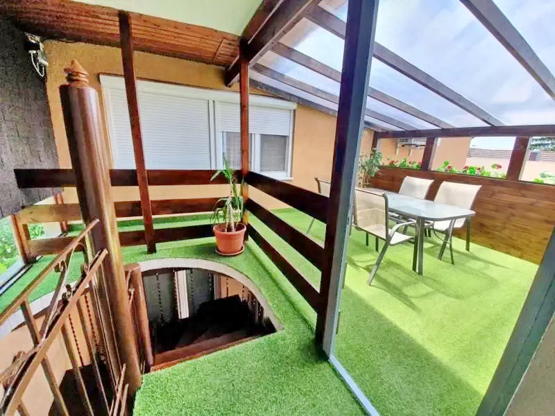  Cazare | Motel (K0682-14) Imaginea poate fi supusă drepturilor de autor. Se recomandă contactarea titularului drepturilor.