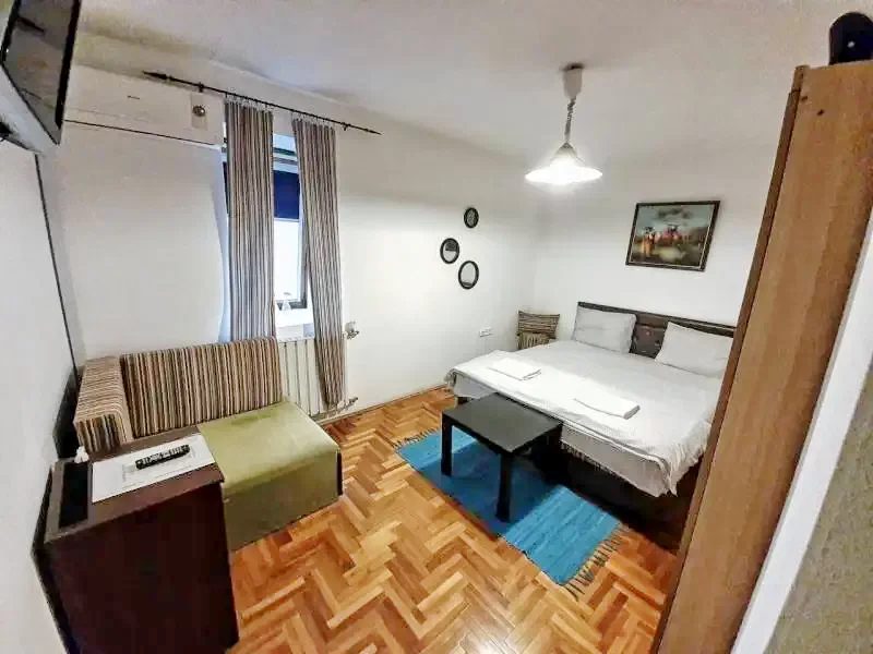 Cazare | Motel (K0682-34) Imaginea poate fi supusă drepturilor de autor. Se recomandă contactarea titularului drepturilor.