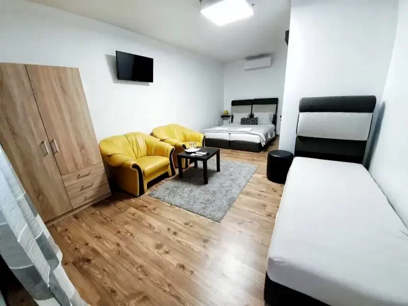  Cazare | Motel (K0682-35) Imaginea poate fi supusă drepturilor de autor. Se recomandă contactarea titularului drepturilor.