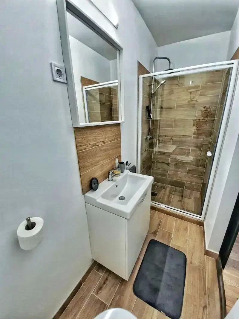  Cazare | Motel (K0682-36) Imaginea poate fi supusă drepturilor de autor. Se recomandă contactarea titularului drepturilor.