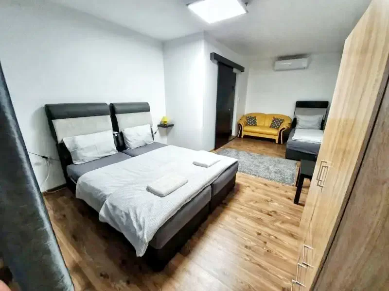  Cazare | Motel (K0682-38) Imaginea poate fi supusă drepturilor de autor. Se recomandă contactarea titularului drepturilor.