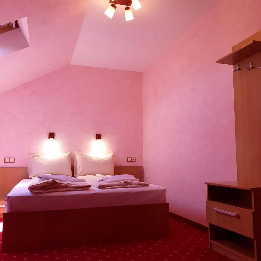 Göcs Szállás | Hotel*** (K0661-36) A kép szerzői jogvédelem alatt állhat. Javasolt a kapcsolatfelvétel a jog tulajdonossal.