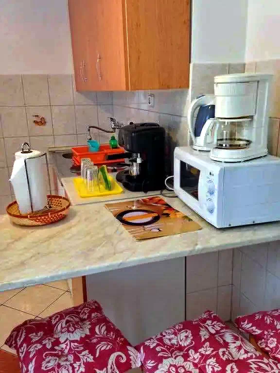  Cazare | Casă de apartamente (K0914-11) Imaginea poate fi supusă drepturilor de autor. Se recomandă contactarea titularului drepturilor.