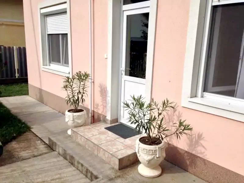 Hajdúszoboszló Szállás | Apartmanház (K0914-16) A kép szerzői jogvédelem alatt állhat. Javasolt a kapcsolatfelvétel a jog tulajdonossal.