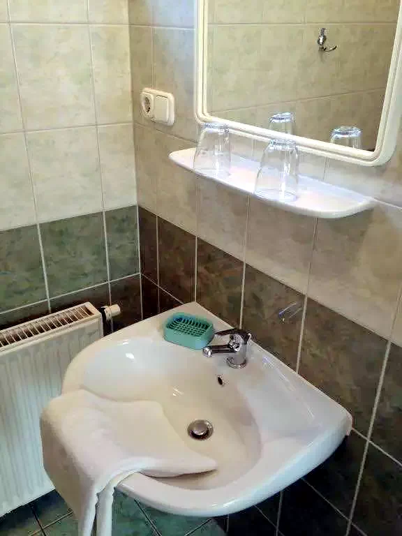 Hajdúszoboszló Szállás | Apartmanház (K0914-17) A kép szerzői jogvédelem alatt állhat. Javasolt a kapcsolatfelvétel a jog tulajdonossal.