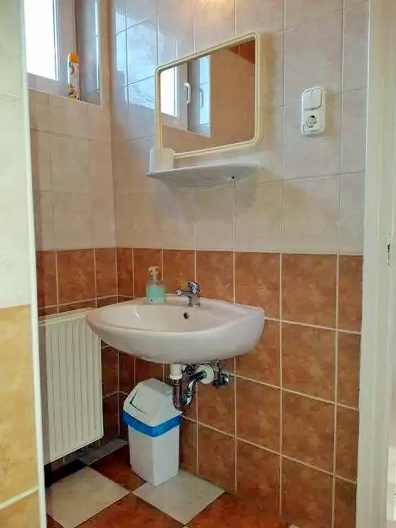  Cazare | Bungalow (K0914-28) Imaginea poate fi supusă drepturilor de autor. Se recomandă contactarea titularului drepturilor.