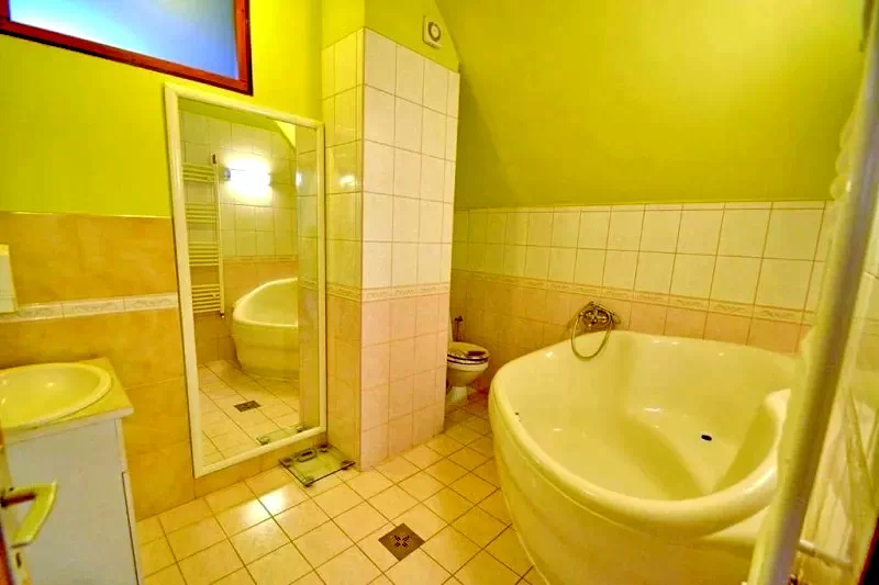  Cazare | Hotel**** (K0090-24) Imaginea poate fi supusă drepturilor de autor. Se recomandă contactarea titularului drepturilor.