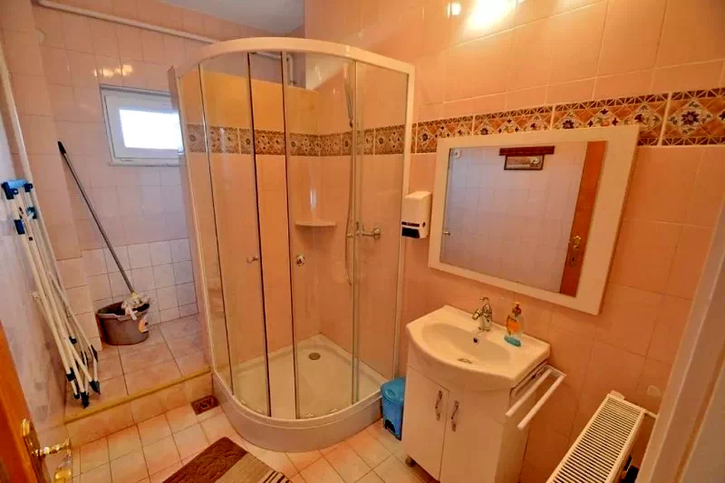  Cazare | Hotel**** (K0090-32) Imaginea poate fi supusă drepturilor de autor. Se recomandă contactarea titularului drepturilor.