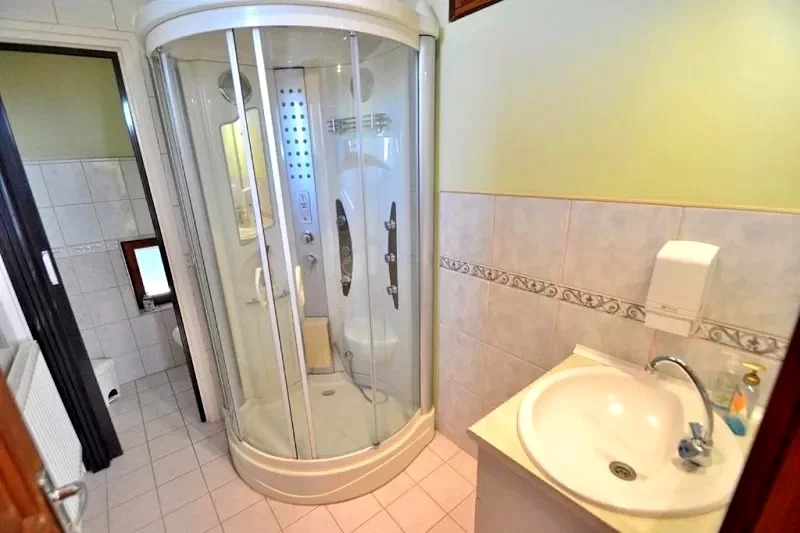  Cazare | Hotel**** (K0090-36) Imaginea poate fi supusă drepturilor de autor. Se recomandă contactarea titularului drepturilor.