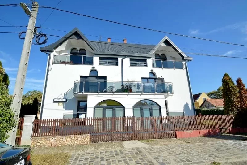  Cazare | Hotel**** (K0090-41) Imaginea poate fi supusă drepturilor de autor. Se recomandă contactarea titularului drepturilor.