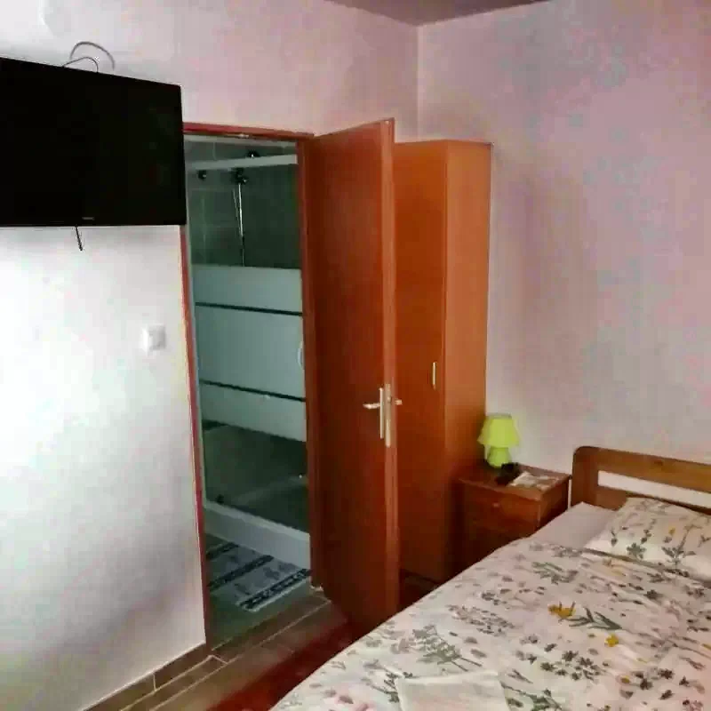  Cazare | Apartament (K1126-1) Imaginea poate fi supusă drepturilor de autor. Se recomandă contactarea titularului drepturilor.