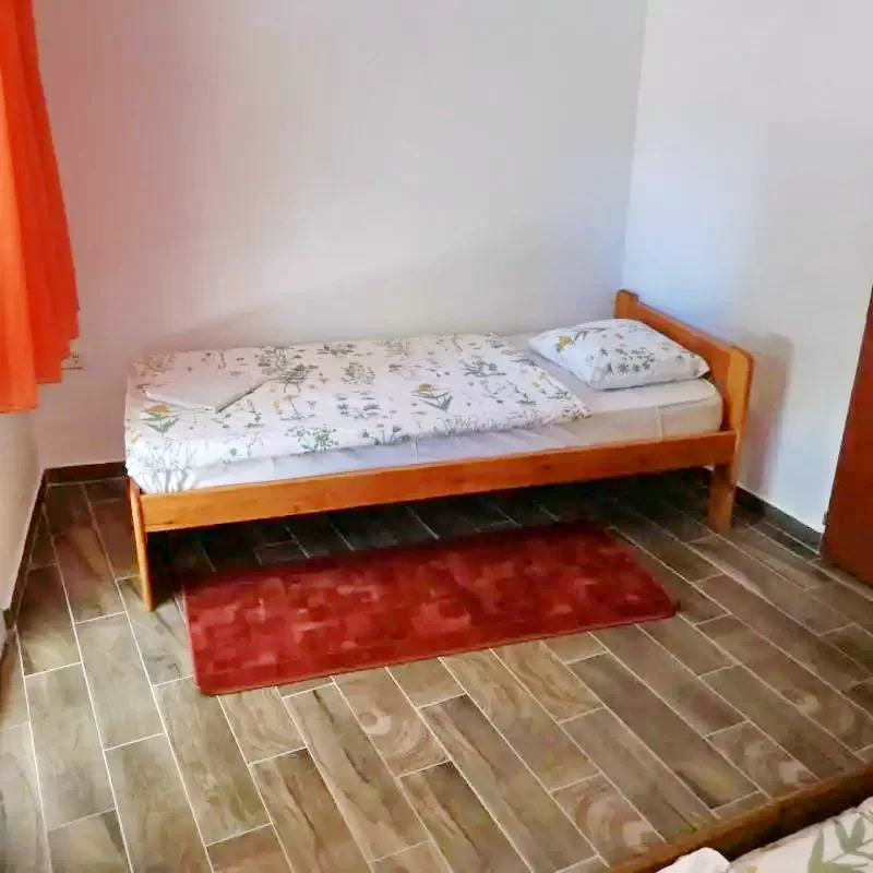  Cazare | Apartament (K1126-2) Imaginea poate fi supusă drepturilor de autor. Se recomandă contactarea titularului drepturilor.