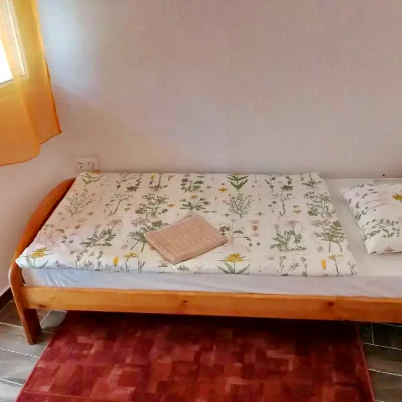 Balatonszemes Szállás | Bungalow (K1126-6) A kép szerzői jogvédelem alatt állhat. Javasolt a kapcsolatfelvétel a jog tulajdonossal.