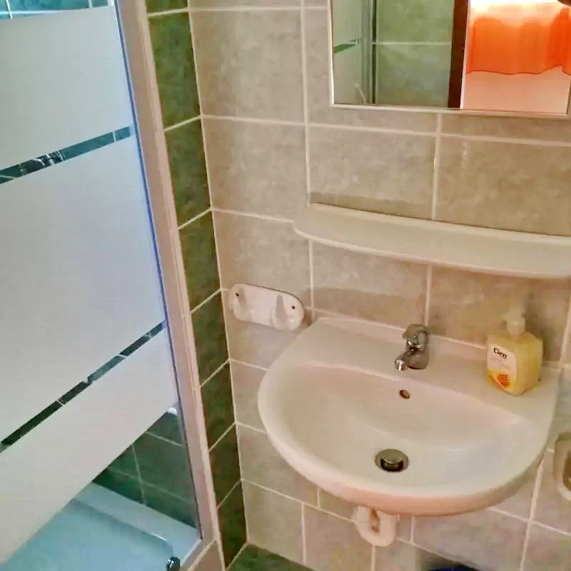  Cazare | Bungalow (K1126-7) Imaginea poate fi supusă drepturilor de autor. Se recomandă contactarea titularului drepturilor.