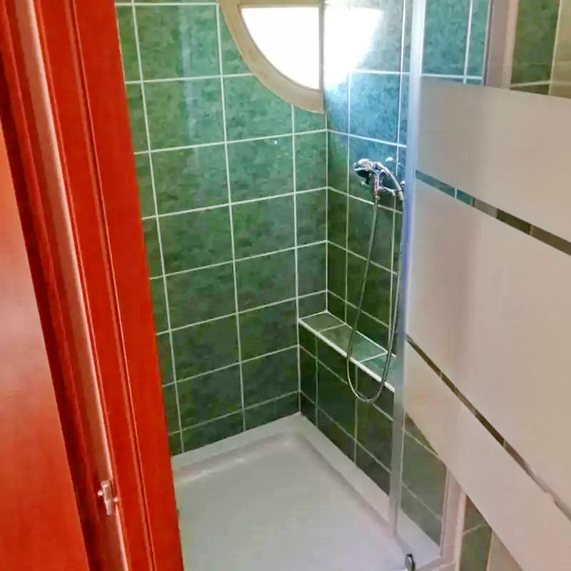  Cazare | Casă de apartamente (K1126-16) Imaginea poate fi supusă drepturilor de autor. Se recomandă contactarea titularului drepturilor.