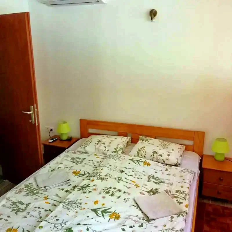  Cazare | Bungalow (K1126-17) Imaginea poate fi supusă drepturilor de autor. Se recomandă contactarea titularului drepturilor.