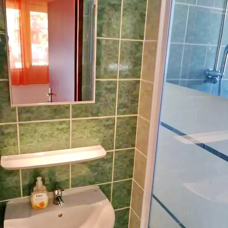  Cazare | Bungalow (K1126-19) Imaginea poate fi supusă drepturilor de autor. Se recomandă contactarea titularului drepturilor.